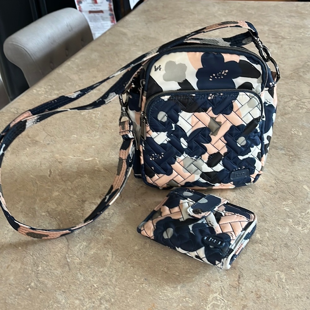 Lug crossbody purse/wallet
